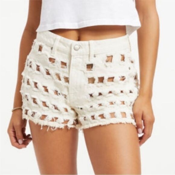Good American NWT 90s Laser Cutout Short in Bone Size 26 - Picture 1 of 16